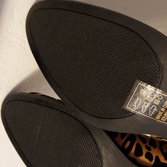 Womens Qupid Cheetah Print Faux Suede Heel Booties - Picture 9 of 9